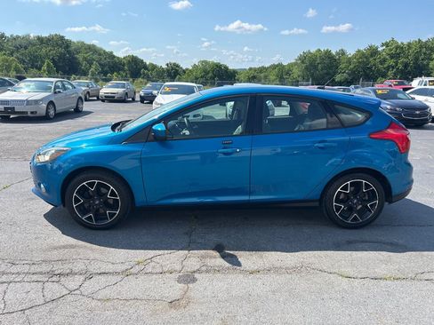 Used 2012 Ford Focus SE FWD image 1