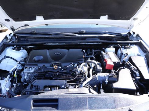 Used 2022 Toyota Camry SE image 9