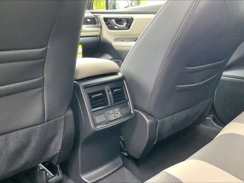 Used 2025 Subaru Forester Limited w/ Popular Package AWD/4WD image 39