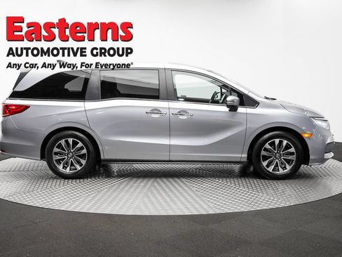 Used 2023 Honda Odyssey EX-L image 3