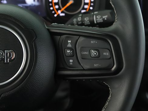 Used 2025 Jeep Wrangler Unlimited Sport image 9