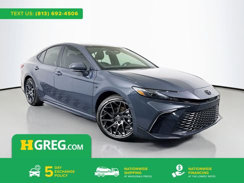 Used 2025 Toyota Camry SE w/ Convenience Package image 1