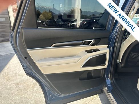 Used 2025 Kia Telluride S AWD/4WD image 15