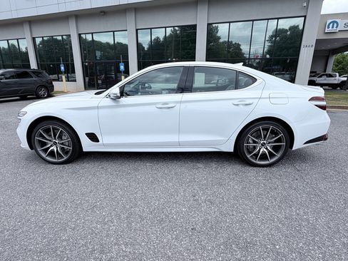 Used 2025 Genesis G70 2.5T AWD/4WD image 5