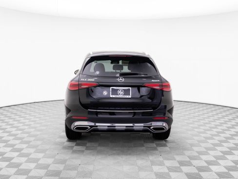 New 2025 Mercedes-Benz GLC 300 4MATIC image 4