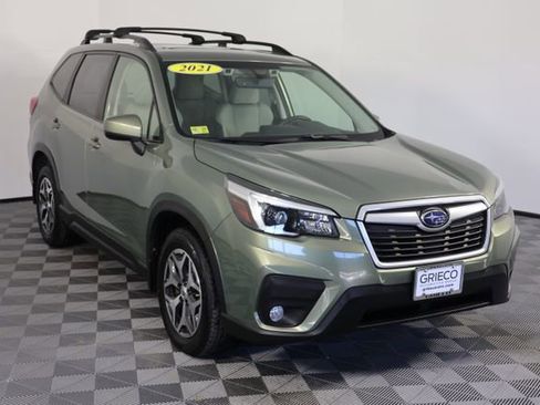 Used 2021 Subaru Forester Premium image 1