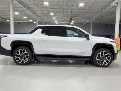 New 2025 Chevrolet Silverado EV RST image 3