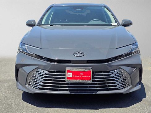 Certified 2025 Toyota Camry XLE FWD image 8