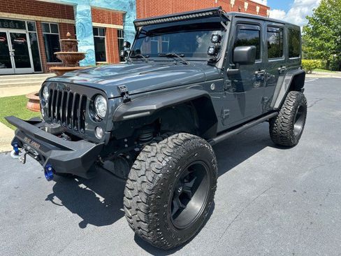 Used 2018 Jeep Wrangler Unlimited Sahara AWD/4WD image 1