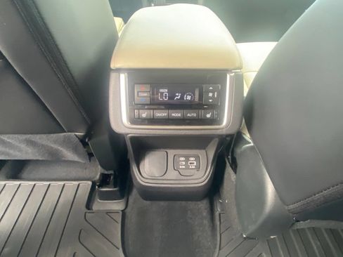 Certified 2026 Subaru Ascent Limited AWD/4WD image 13