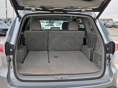 Used 2016 Toyota Highlander Plus image 6