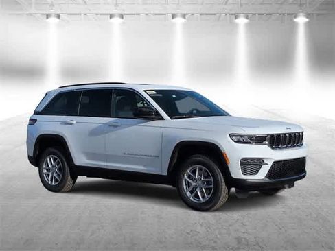 New 2025 Jeep Grand Cherokee Laredo X image 2