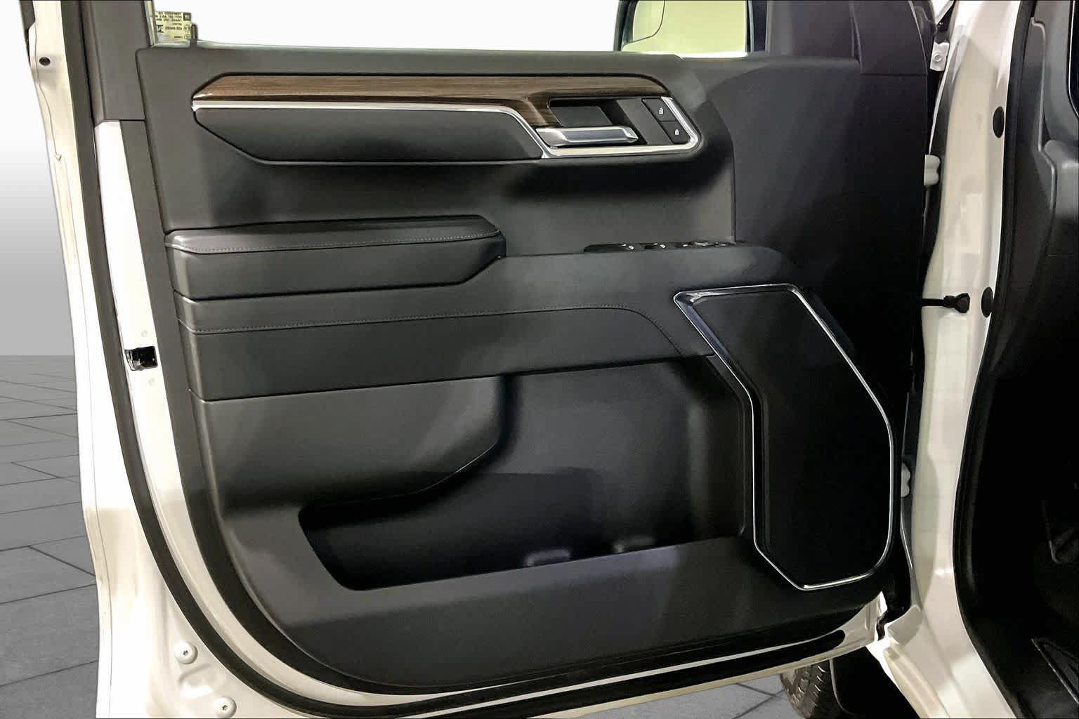 Used 2023 Chevrolet Silverado 1500 LT AWD/4WD image 20