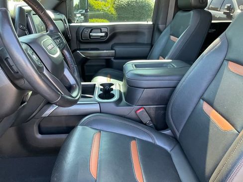 Used 2020 GMC Sierra 2500 AT4 w/ AT4 Premium Package AWD/4WD image 4