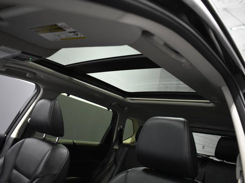 Certified 2025 Nissan Rogue SL w/ Tech Package image 17