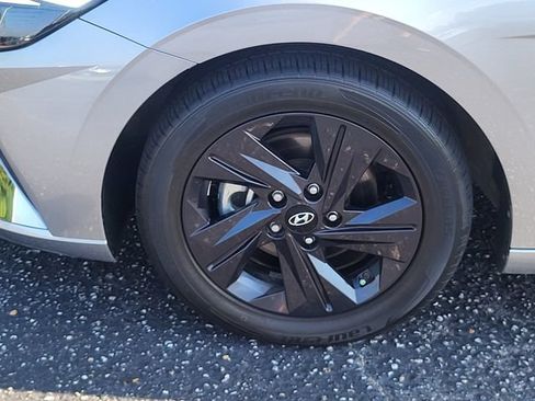 Used 2023 Hyundai Elantra SEL w/ Cargo Package FWD image 8