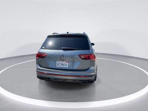 Used 2022 Volkswagen Tiguan SE R-Line FWD image 7