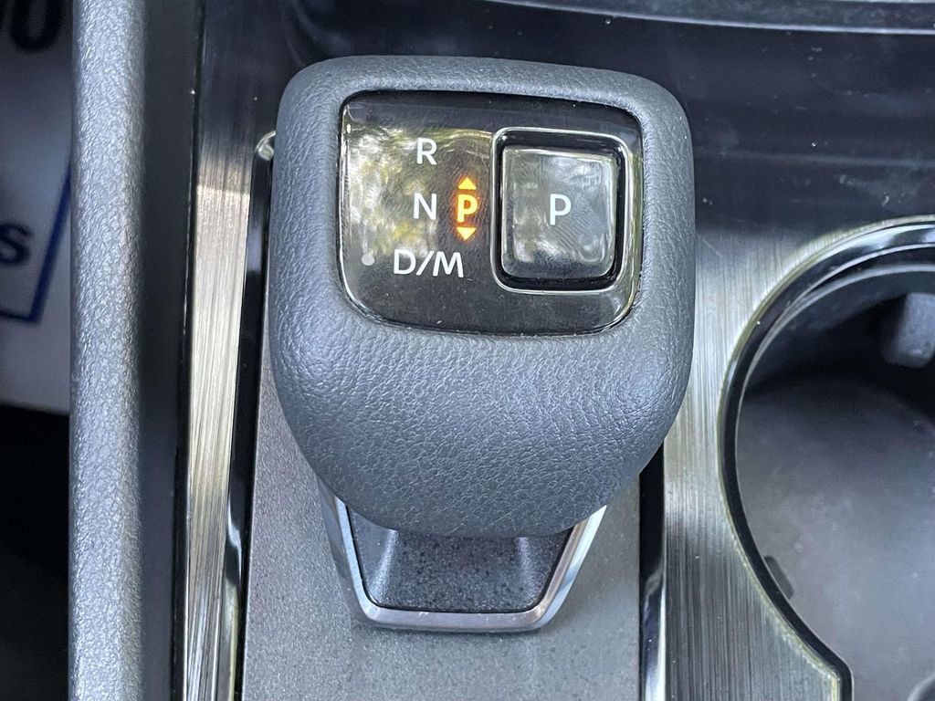 Used 2025 Nissan Rogue SV FWD image 28