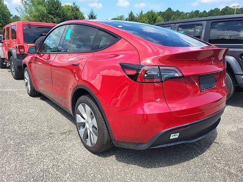 Used 2023 Tesla Model Y Long Range AWD/4WD image 2