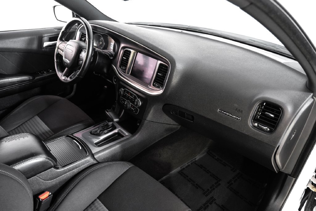 Used 2022 Dodge Charger R/T w/ Blacktop Package RWD image 9