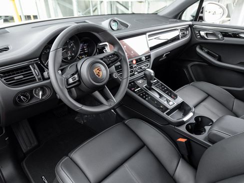 New 2026 Porsche Macan Turbo AWD/4WD image 4