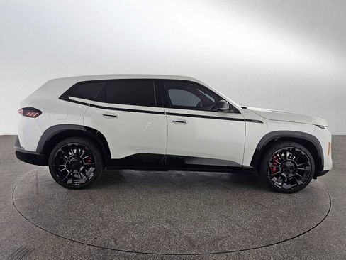 Used 2025 BMW XM image 2