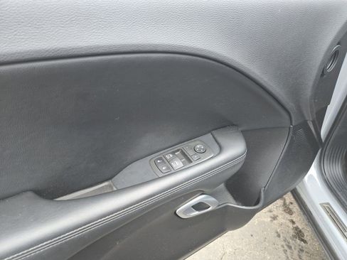 Used 2022 Dodge Challenger R/T w/ Driver Convenience Group image 15