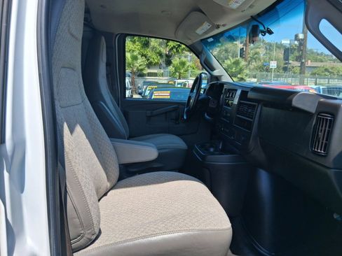 Used 2022 Chevrolet Express 2500 w/ Driver Convenience Package RWD image 10