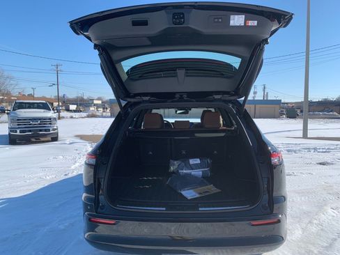 New 2025 Toyota Crown Signia Limited image 29