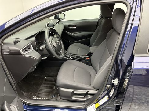 Used 2020 Toyota Corolla LE FWD image 8