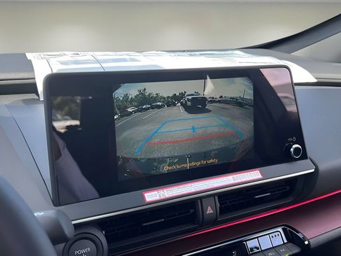 New 2026 Toyota Prius Plug-In Hybrid FWD image 21