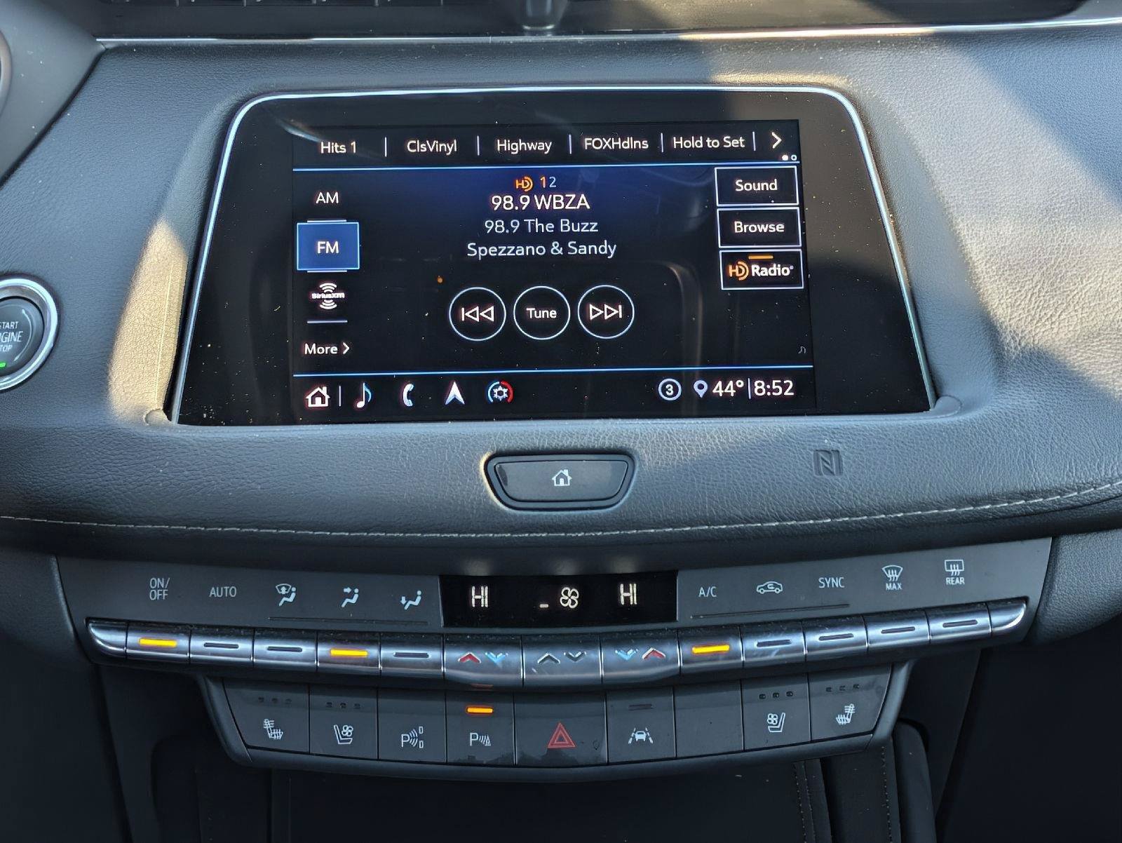 Used 2020 Cadillac XT4 Premium Luxury AWD/4WD image 17