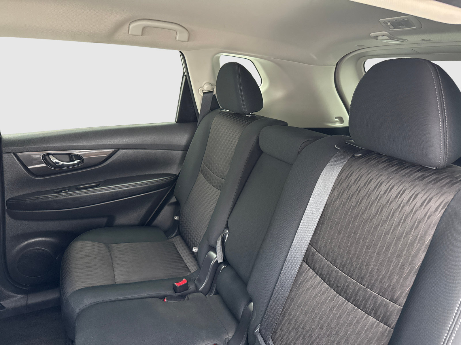 Used 2018 Nissan Rogue SV AWD/4WD image 33