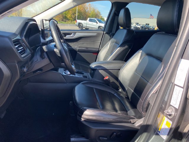 Used 2024 Ford Escape Platinum AWD/4WD image 16