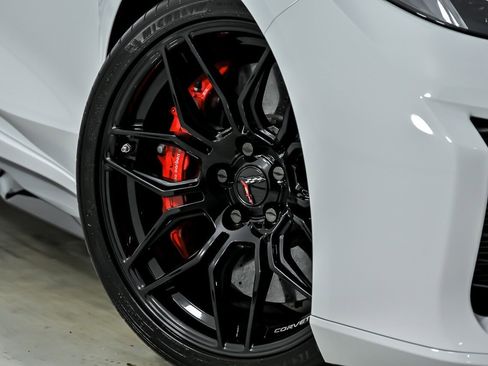 Used 2024 Chevrolet Corvette Z06 w/ Stealth Interior Trim Package RWD image 4