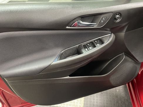 Used 2018 Chevrolet Cruze LT FWD image 12