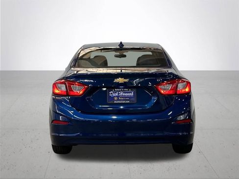 Used 2019 Chevrolet Cruze LT w/ Convenience Package image 11