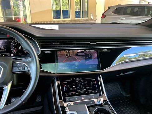 Used 2024 Audi Q8 Premium Plus w/ Premium Plus Package AWD/4WD image 7