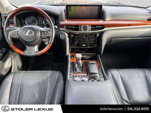 Used 2017 Lexus LX 570 4WD w/ Luxury Package image 19