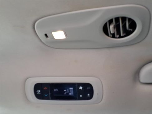 Used 2021 Chrysler Pacifica Touring-L image 23