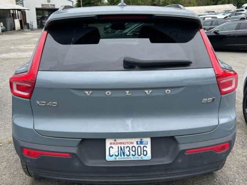 Used 2023 Volvo XC40 B5 Plus w/ Protection Package Premier AWD/4WD image 5