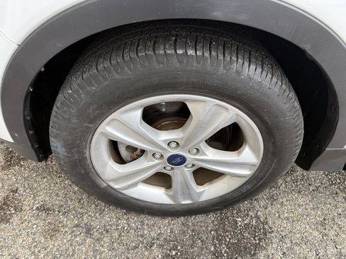 Used 2016 Ford Escape SE AWD/4WD image 10