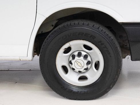 Used 2014 Chevrolet Express 3500 3500 3dr Extended Cargo Van image 31