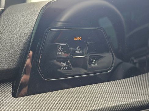 Certified 2025 Volkswagen GTI SE FWD image 36