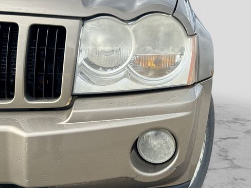 Used 2005 Jeep Grand Cherokee Laredo AWD/4WD image 10