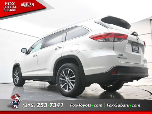 Used 2019 Toyota Highlander XLE AWD/4WD image 20