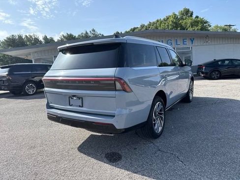 Used 2025 Lincoln Navigator Reserve AWD/4WD image 22