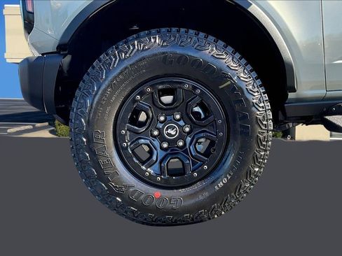 New 2026 Ford Bronco Badlands image 13