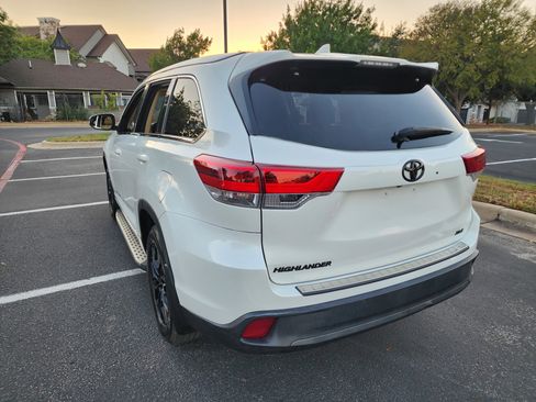 Used 2018 Toyota Highlander XLE image 5