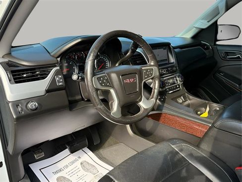 Used 2018 GMC Yukon XL SLT image 17